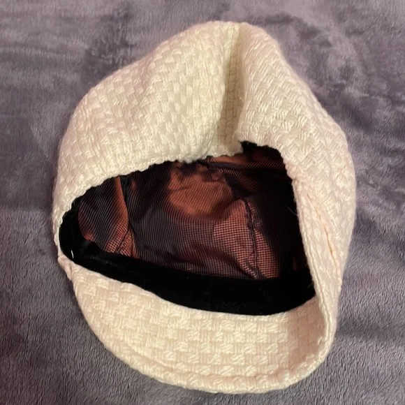 EUC Charm NYC Buckle Newsboy Cream Hat - Picture 3 of 5